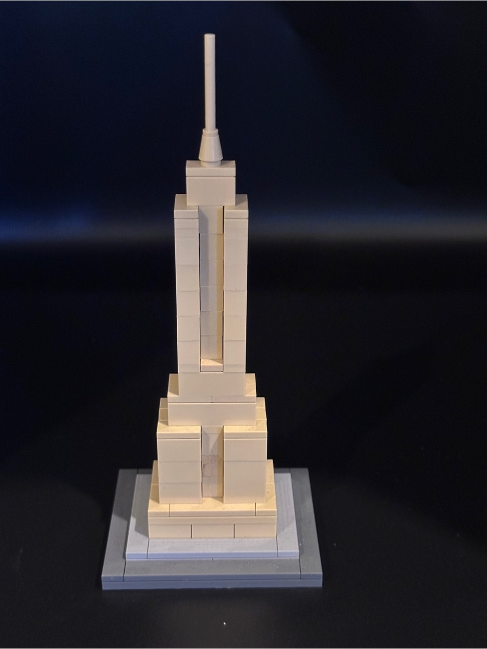 LEGO Style Empire State Building Architecture Build - Picture 5 of 5